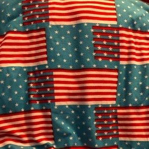 NWOT tc lularoe patriotic leggings. Flags!